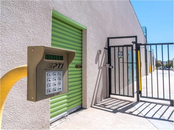 Facility photo: //images.sparefoot.com/medium/2290426994331a0c297.jpg