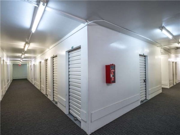 Facility photo: //images.sparefoot.com/medium/2290426994331c88cf4.jpg