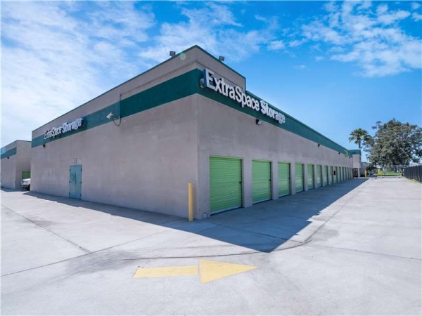 Facility photo: //images.sparefoot.com/medium/2290426994331d5d8f9.jpg