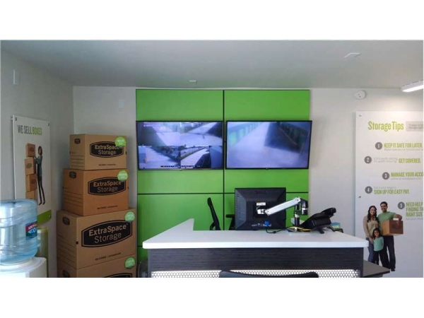 Facility photo: //images.sparefoot.com/medium/2290426994331e1fee6.jpg