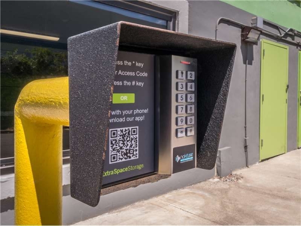 Facility photo: //images.sparefoot.com/medium/2290436994331531f6d.jpg