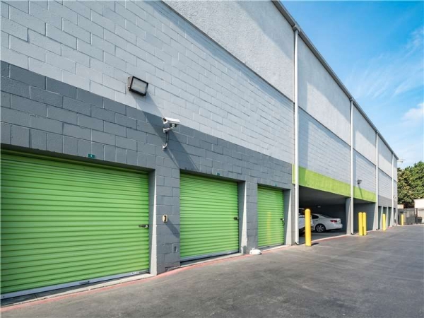 Facility photo: //images.sparefoot.com/medium/229051699433d941177.jpg