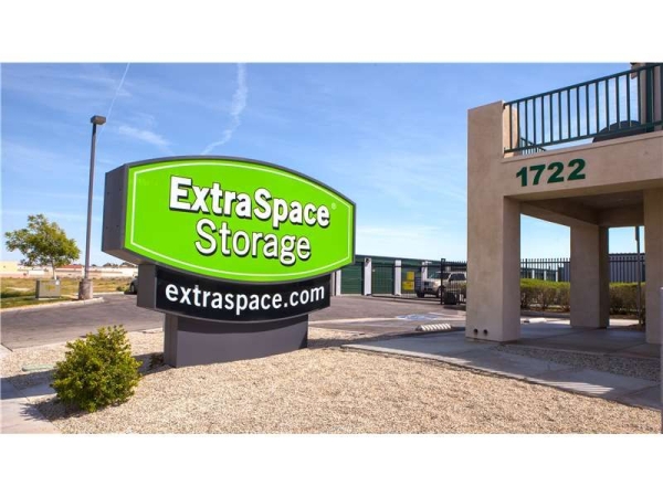 Facility photo: //images.sparefoot.com/medium/2290546994333fb1947.jpg