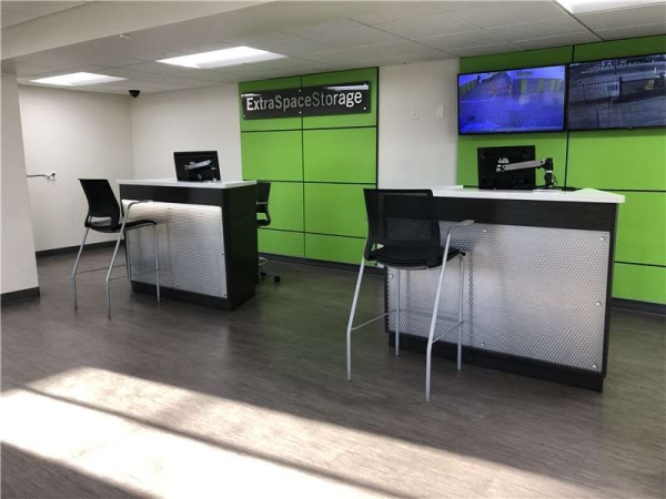 Facility photo: //images.sparefoot.com/medium/2290576994333c7a805.jpg