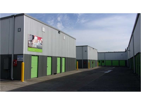 Facility photo: //images.sparefoot.com/medium/2290576994333d47f54.jpg