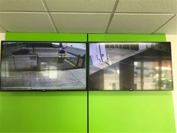 Facility photo: //images.sparefoot.com/medium/2290576994333f8a349.jpg