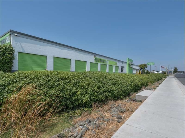 Facility photo: //images.sparefoot.com/medium/2290616994333e37575.jpg