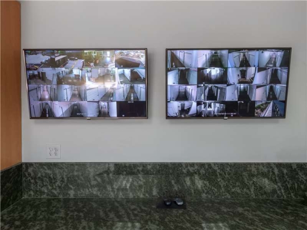 Facility photo: //images.sparefoot.com/medium/2290656994337fb4663.jpg