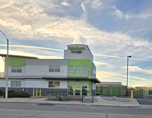 Facility photo: //images.sparefoot.com/medium/2290746994337bac070.jpg