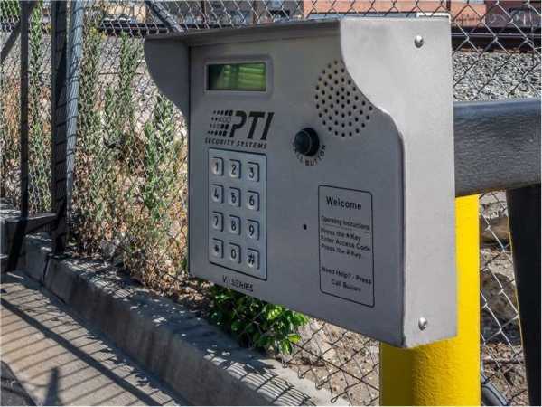 Facility photo: //images.sparefoot.com/medium/229095699433fa4802d.jpg