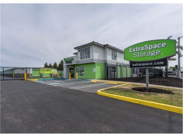 Facility photo: //images.sparefoot.com/medium/229097699434032cf71.jpg