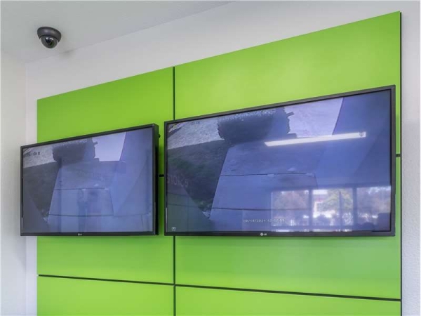 Facility photo: //images.sparefoot.com/medium/229098699433d9877c3.jpg