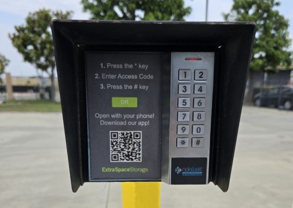 Facility photo: //images.sparefoot.com/medium/229100699433f328bf6.jpg