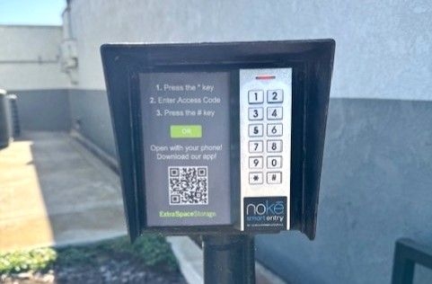 Facility photo: //images.sparefoot.com/medium/229103699433ffe3cb2.jpg