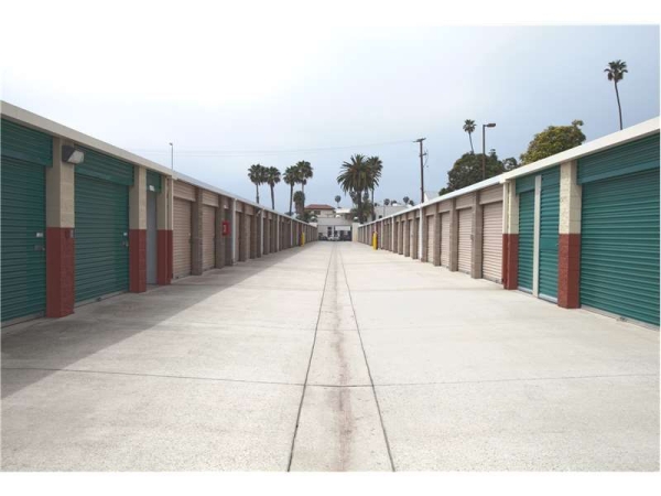 Facility photo: //images.sparefoot.com/medium/22910369943401496f1.jpg