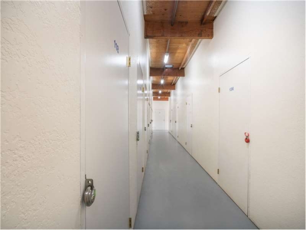 Facility photo: //images.sparefoot.com/medium/2291046994345a650f6.jpg