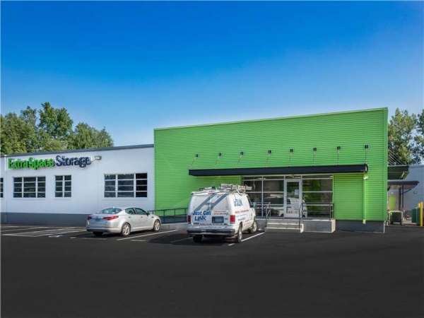 Facility photo: //images.sparefoot.com/medium/2291076a54d4b775962.jpg