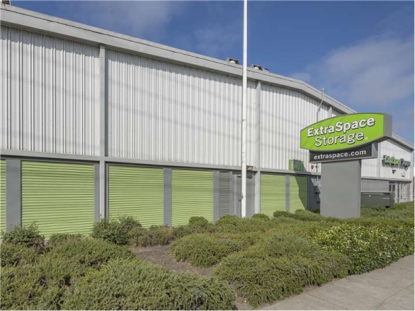 Facility photo: //images.sparefoot.com/medium/229109699433f876d18.jpg