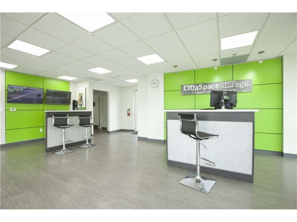 Facility photo: //images.sparefoot.com/medium/229111699433a162e78.jpg