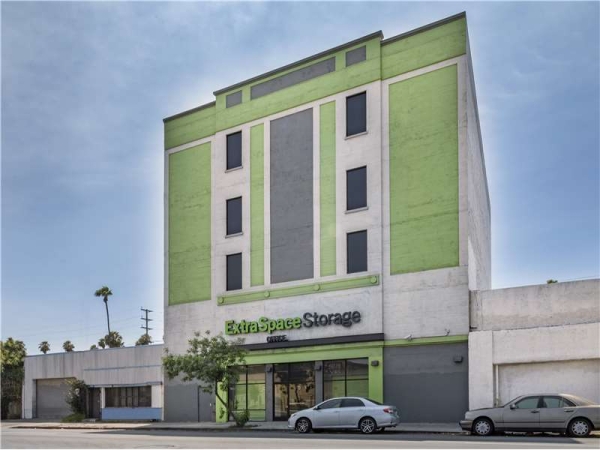 Storage Units at Extra Space Storage - 1563 - Los Angeles - S Western Ave - 5555 South Western Avenue