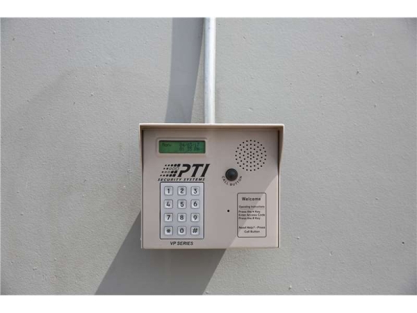 Storage Units at Extra Space Storage - 1562 - Los Angeles - Slauson Ave - 1701 West Slauson Avenue