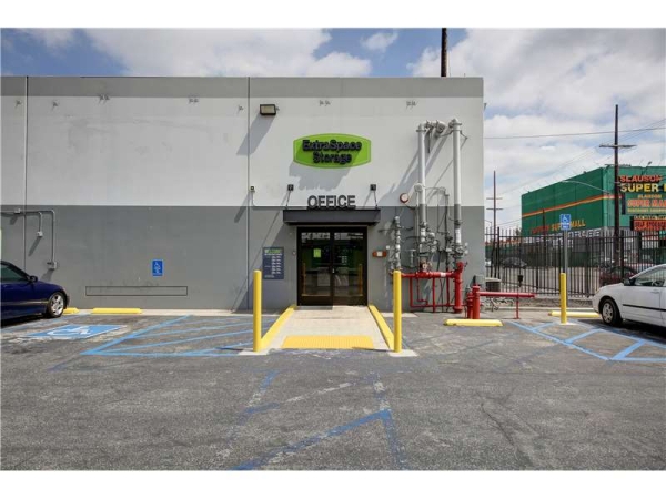 Storage Units at Extra Space Storage - 1562 - Los Angeles - Slauson Ave - 1701 West Slauson Avenue