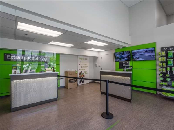 Facility photo: //images.sparefoot.com/medium/229114699433e4c29f3.jpg