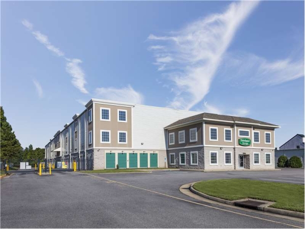 Storage Units at Extra Space Storage - 1579 - Chesapeake - Poplar Hill Rd - 200 Poplar Hill Road