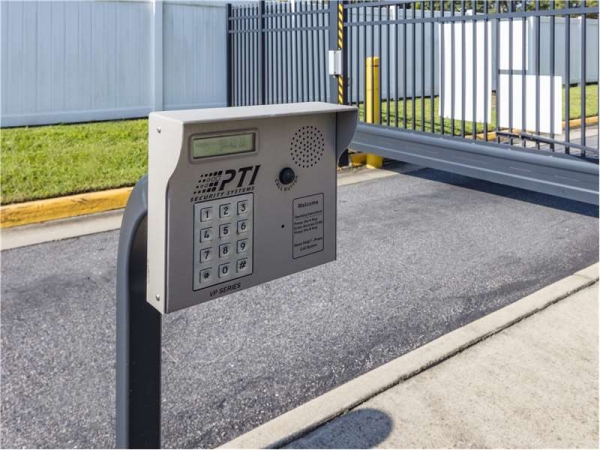 Storage Units at Extra Space Storage - 1579 - Chesapeake - Poplar Hill Rd - 200 Poplar Hill Road