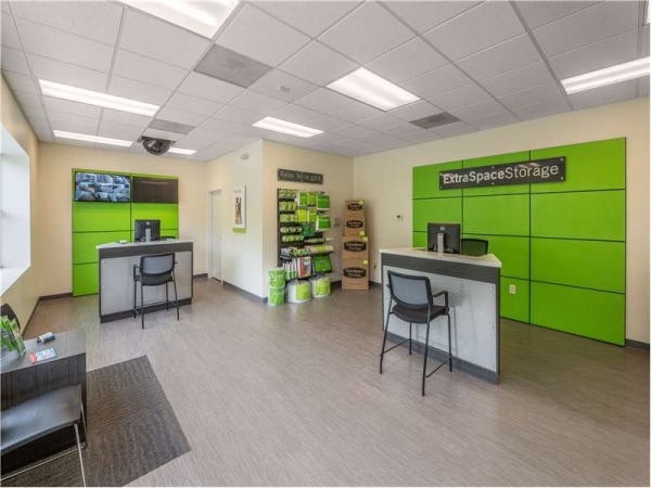 Storage Units at Extra Space Storage - 1649 - Charlotte - Wendover Rd - 1350 North Wendover Road