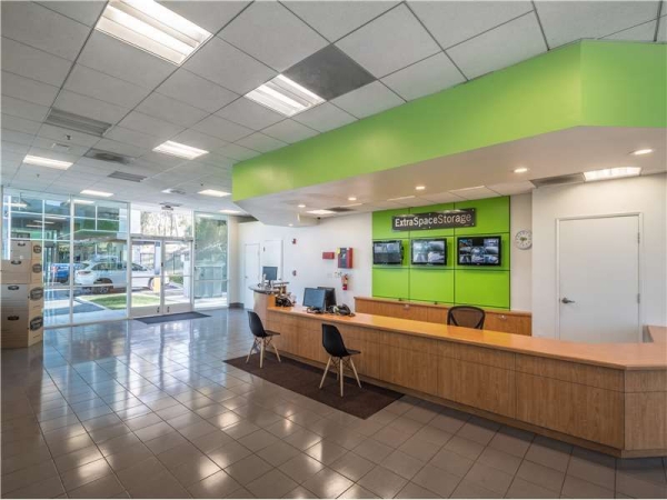 Facility photo: //images.sparefoot.com/medium/2291336994342dd0197.jpg