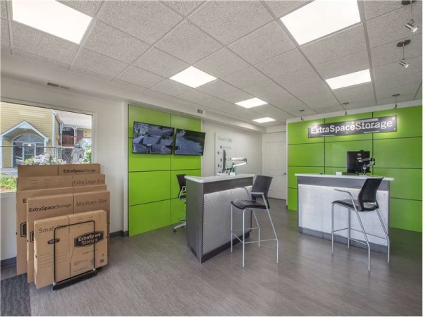 Facility photo: //images.sparefoot.com/medium/2291406994341db23e5.jpg