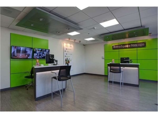 Facility photo: //images.sparefoot.com/medium/229166699434421ff75.jpg