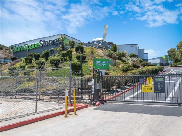 Storage Units at Extra Space Storage - 1879 - San Diego - Frazee Rd - 1560 Frazee Road