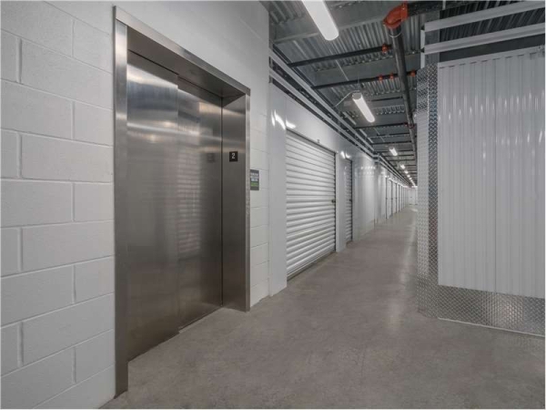 Facility photo: //images.sparefoot.com/medium/2291846994348988e8a.jpg