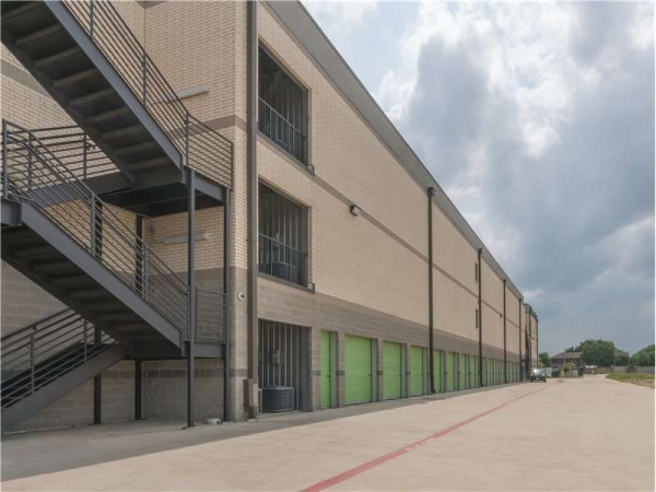 Facility photo: //images.sparefoot.com/medium/2291866994349f435d5.jpg