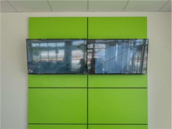 Facility photo: //images.sparefoot.com/medium/229186699434a1bfad8.jpg