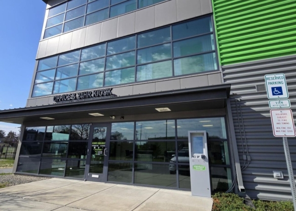 Facility photo: //images.sparefoot.com/medium/22919869d0fe7c727e3.jpg