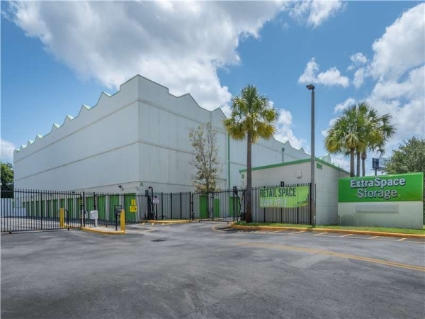Storage Units at Extra Space Storage - 7196 - Fort Lauderdale - 1900 NW 19th St - 1900 Northwest 19th Street