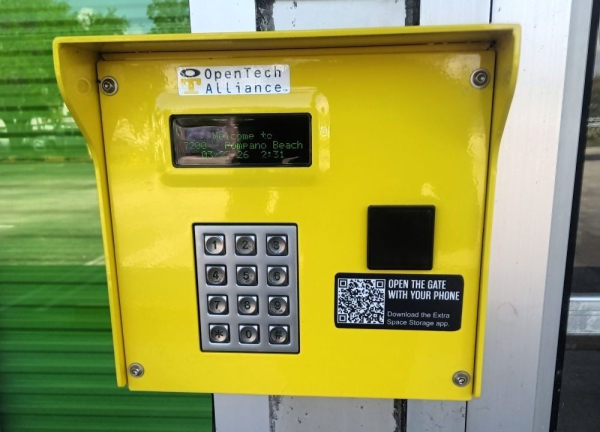 Facility photo: //images.sparefoot.com/medium/22921069d646a3da5f4.jpg