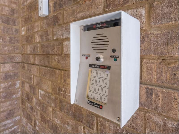 Storage Units at Extra Space Storage - 1930 - Atlanta - Zonolite Rd - 1248 Zonolite Road Northeast