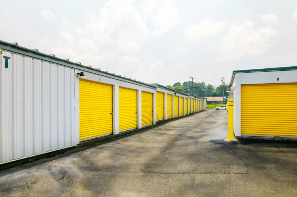 Facility photo: //images.sparefoot.com/medium/22926068cc80421286c.png