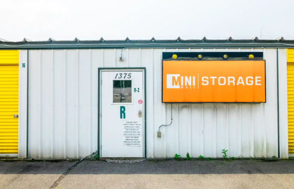 Facility photo: //images.sparefoot.com/medium/22926768cae555d2ddd.png