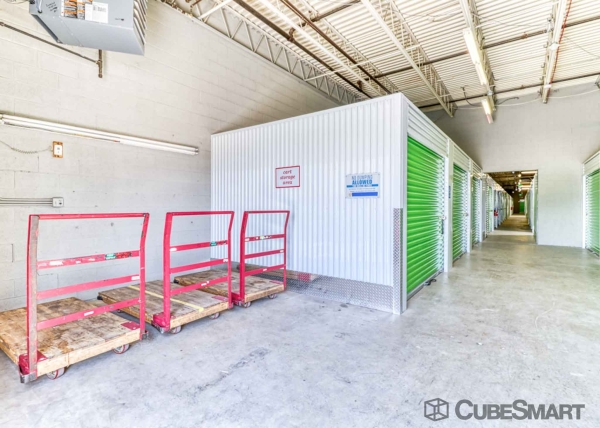 Facility photo: //images.sparefoot.com/medium/22928469fc6a8a87ced.jpg