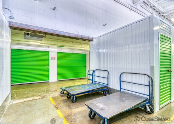 Facility photo: //images.sparefoot.com/medium/2293196883423dd87e8.jpg