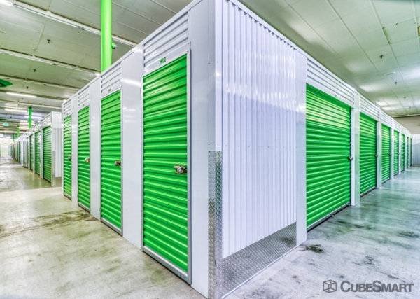 Facility photo: //images.sparefoot.com/medium/2293196883423ef18fb.jpg