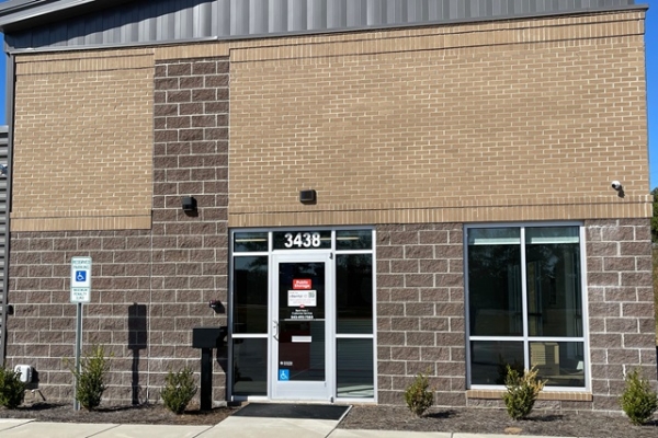 Facility photo: //images.sparefoot.com/medium/2293956963b1d070bbf.jpg