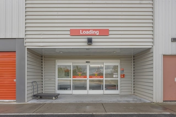 Facility photo: //images.sparefoot.com/medium/22939669e778cd6ebee.jpg