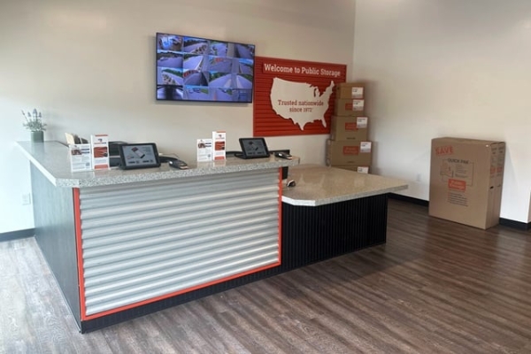 Facility photo: //images.sparefoot.com/medium/2293976957d250303ce.jpg