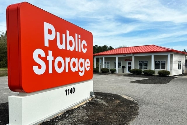 Facility photo: //images.sparefoot.com/medium/2293986a2ab3b4739c7.jpg